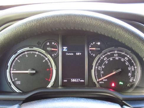 Used 2021 Toyota 4Runner Limited AWD/4WD image 27