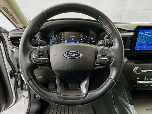 Used 2020 Ford Explorer XLT w/ Equipment Group 202A image 16
