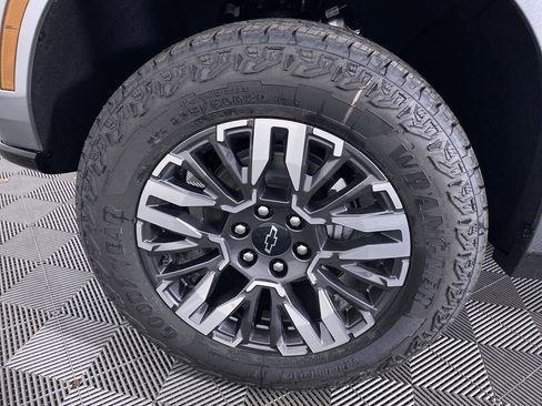 New 2026 Chevrolet Suburban Z71 w/ Comfort Package image 17