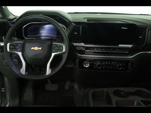 Certified 2024 Chevrolet Silverado 1500 LT AWD/4WD image 16
