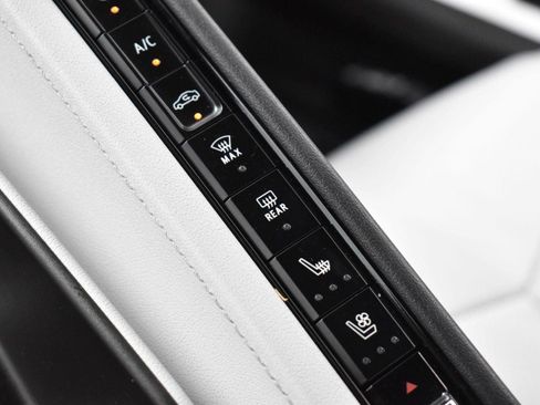 Used 2021 Chevrolet Corvette 2LT image 32