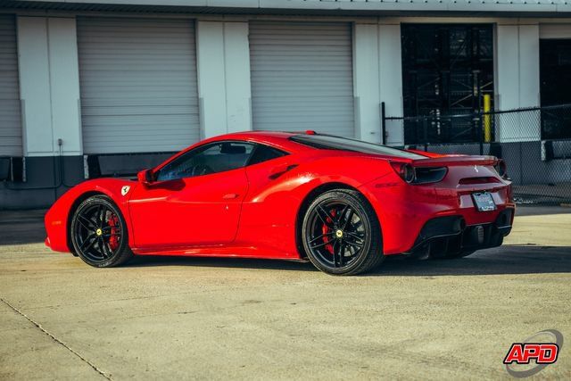 Used 2018 Ferrari 488 GTB RWD image 5