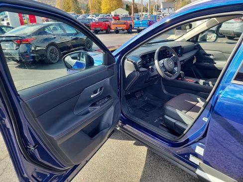 New 2026 Nissan Kicks SR w/ Cold Weather Package image 10