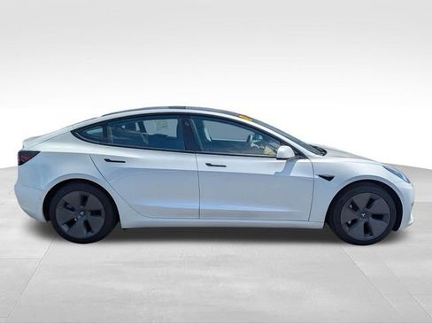 Used 2021 Tesla Model 3 Standard Range Plus RWD image 8