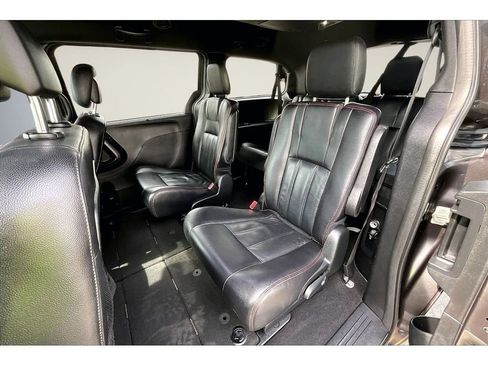 Used 2018 Dodge Grand Caravan GT FWD image 22