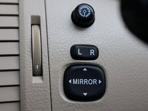 Used 2009 Toyota Avalon Limited image 29