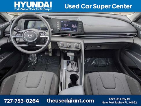 Used 2024 Hyundai Elantra SE FWD image 14