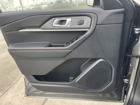 New 2026 Ford Explorer ST-Line w/ ST-Line Street Pack image 18