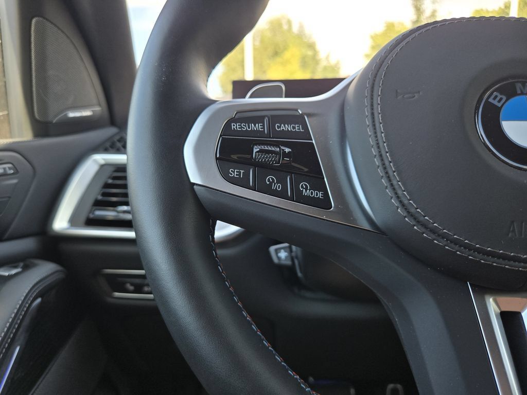 Certified 2025 BMW X7 M60i AWD/4WD image 32