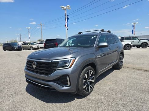 Used 2024 Volkswagen Atlas SEL Premium R-Line AWD/4WD image 9