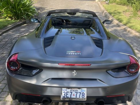 Used 2018 Ferrari 488 Spider RWD image 17