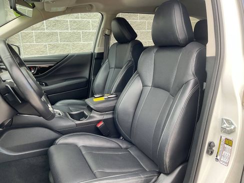 Used 2023 Subaru Outback Limited AWD/4WD image 15