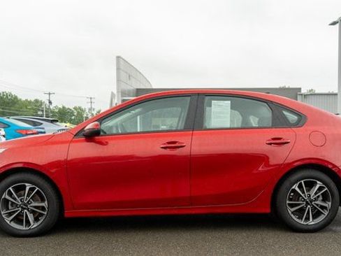 Used 2024 Kia Forte LXS w/ LXS Technology Package FWD image 9