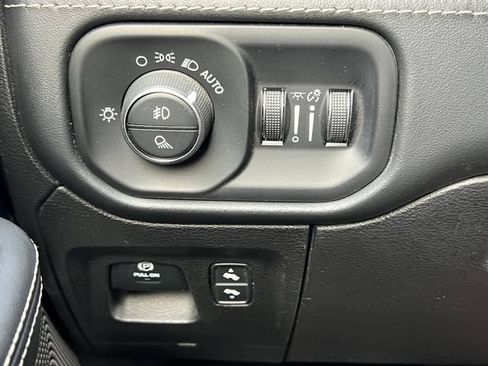 Used 2019 RAM 1500 Limited AWD/4WD image 21