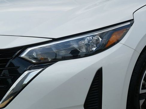 Used 2024 Nissan Sentra SV FWD image 10