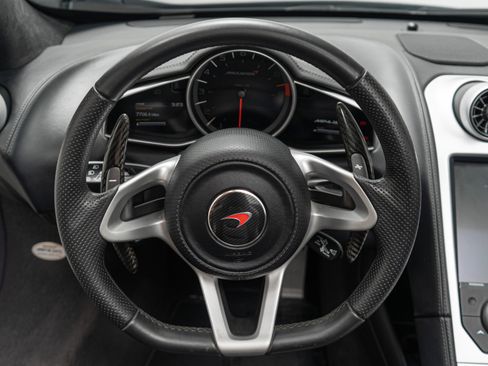 Used 2013 McLaren MP4-12C Spider image 15