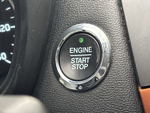 Used 2021 Ford EcoSport SE w/ SE Convenience Package image 28