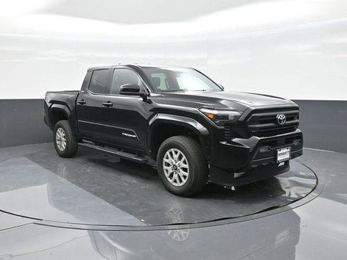 Certified 2025 Toyota Tacoma SR5 w/ SR5 Upgrade Package image 22