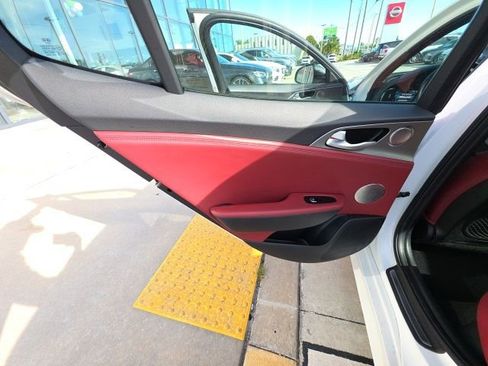 Used 2021 Kia Stinger GT1 AWD/4WD image 23