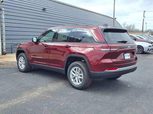 New 2026 Jeep Grand Cherokee Laredo AWD/4WD image 18