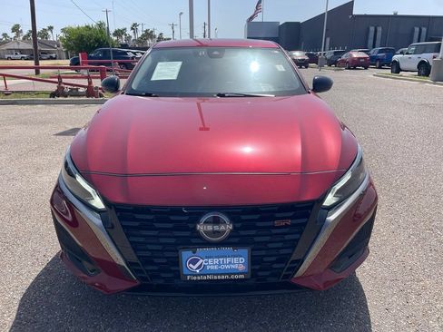 Used 2024 Nissan Altima 2.5 SR w/ SR Premium Package FWD image 2