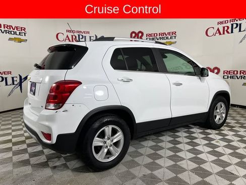 Used 2018 Chevrolet Trax LT w/ LT Convenience Package FWD image 8