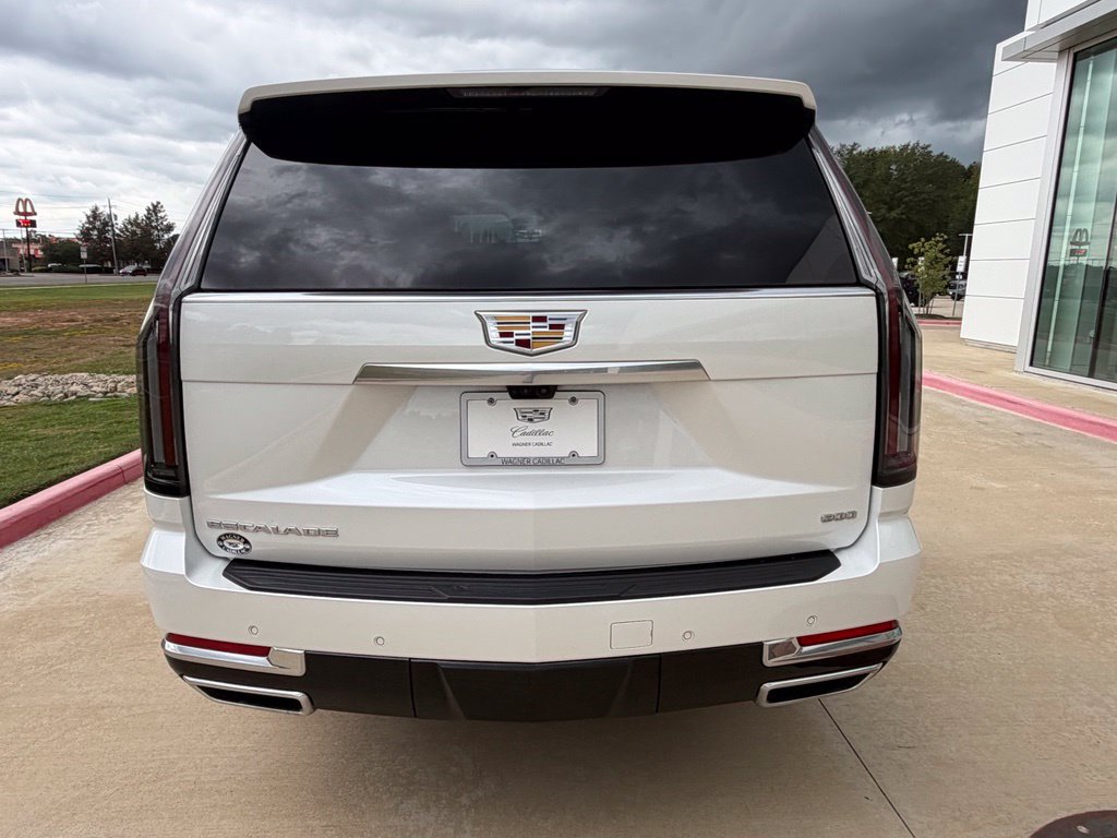 Used 2025 Cadillac Escalade Premium Luxury w/ Touring Package AWD/4WD image 6