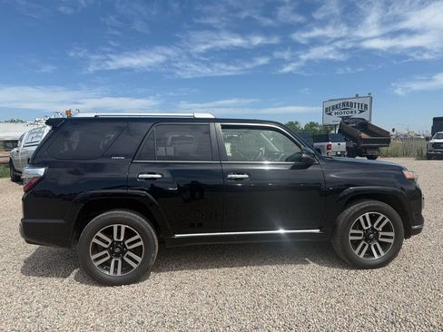 Used 2018 Toyota 4Runner Limited AWD/4WD image 12