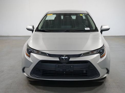 Used 2023 Toyota Corolla LE FWD image 2