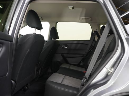 Used 2025 Nissan Rogue SV AWD/4WD image 18