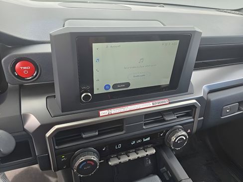 Used 2025 Toyota 4Runner TRD Off-Road image 21