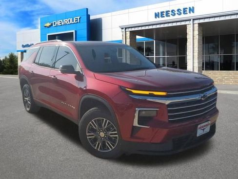 New 2026 Chevrolet Traverse LT w/ Driver Confidence Package FWD image 1