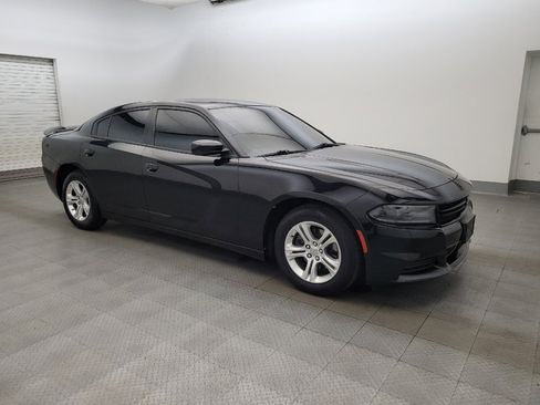 Used 2020 Dodge Charger SXT RWD image 11