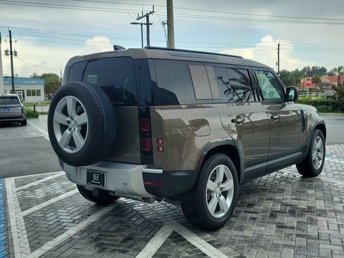 Certified 2025 Land Rover Defender 110 S AWD/4WD image 5