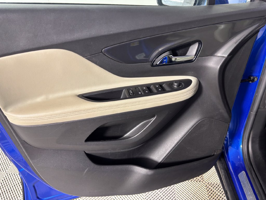 Used 2018 Buick Encore Essence w/ Experience Buick Package AWD/4WD image 14
