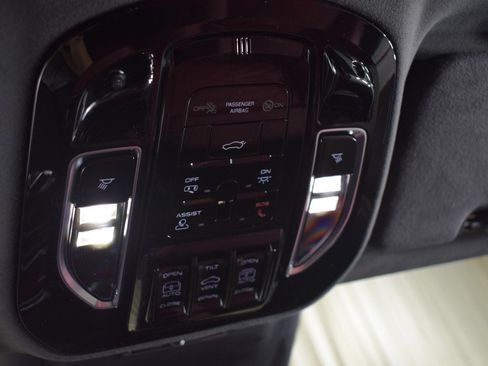 New 2025 Maserati Grecale GT image 37