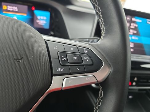 Certified 2024 Volkswagen Atlas Cross Sport SE image 18