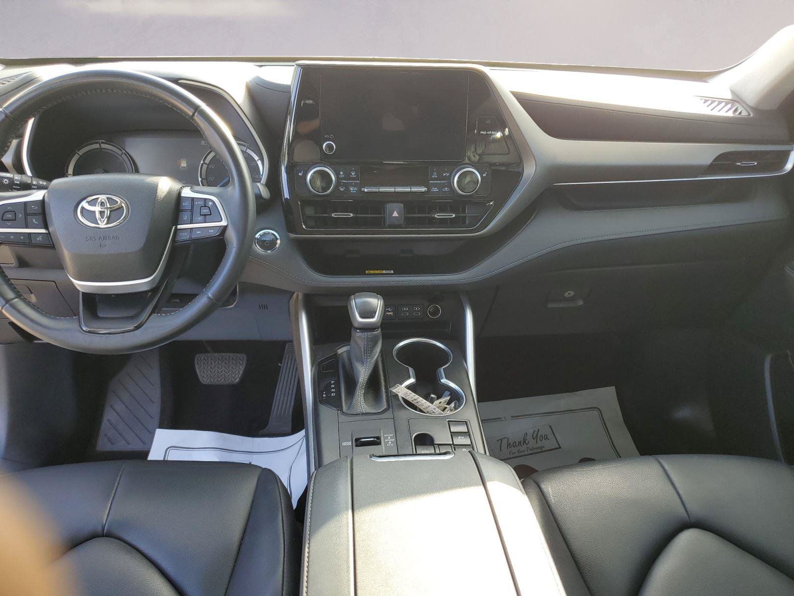 Used 2023 Toyota Highlander XLE FWD image 10