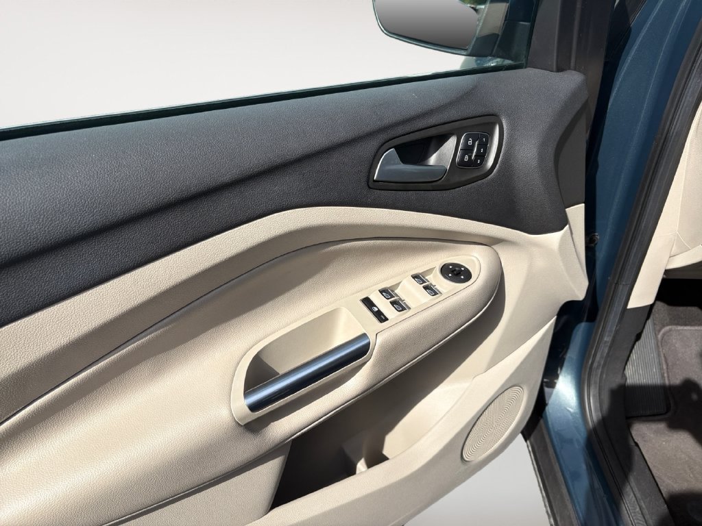 Used 2019 Ford Escape Titanium FWD image 10