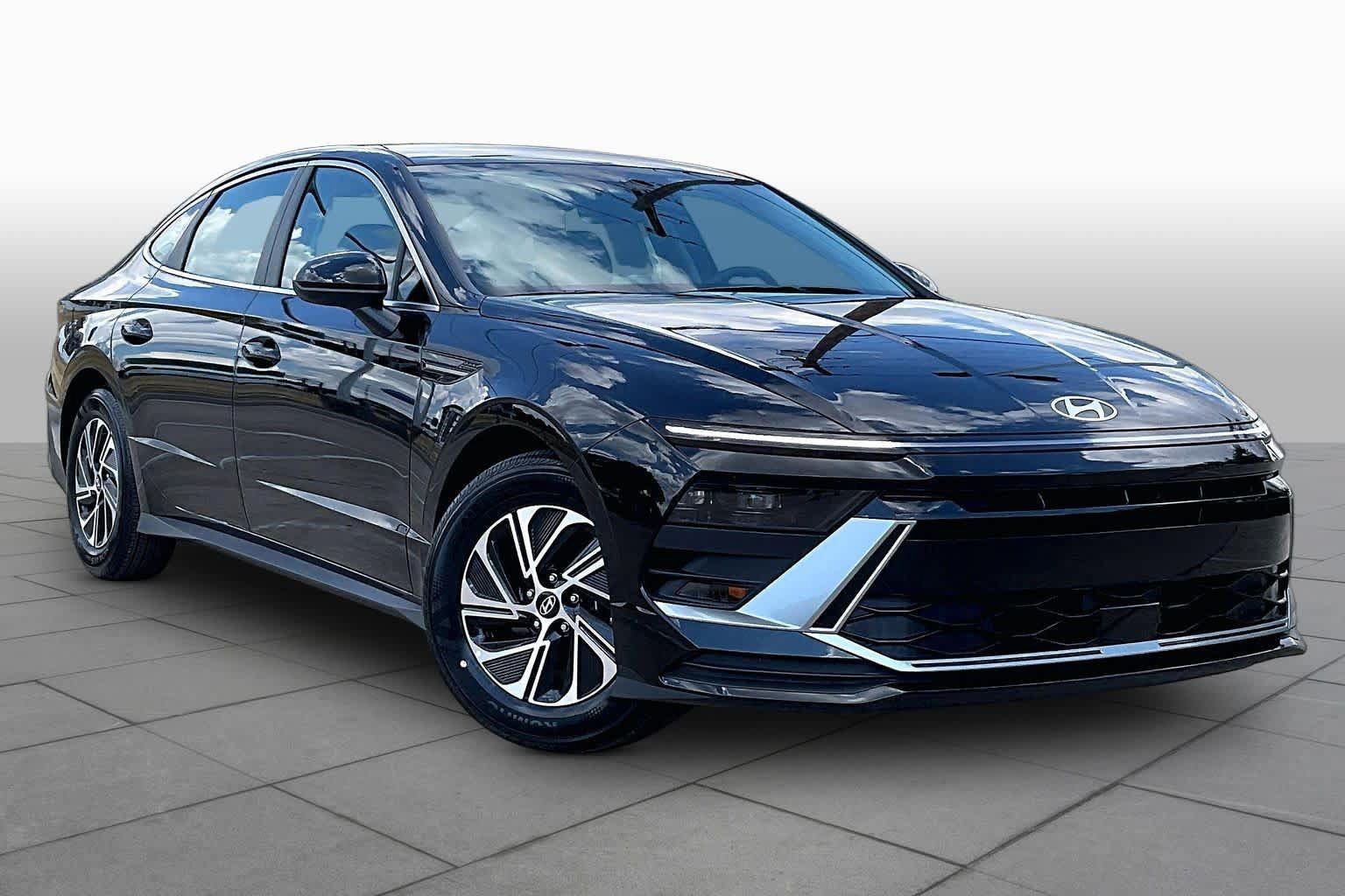 Certified 2026 Hyundai Sonata Blue FWD image 3