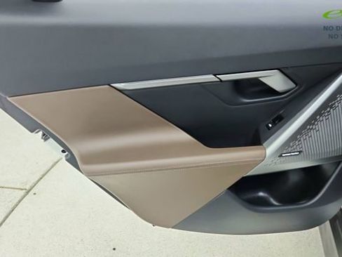 Used 2025 BMW 530i RWD image 32