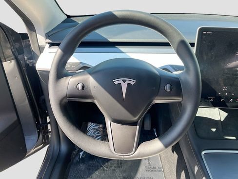 Used 2025 Tesla Model Y Long Range AWD/4WD image 11