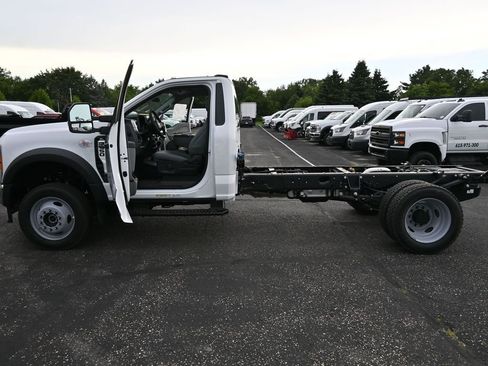New 2025 Ford F550 4x4 Regular Cab Super Duty image 26