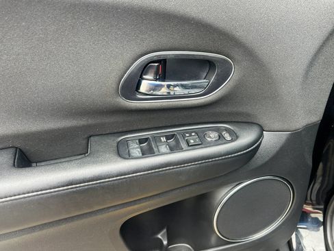 Used 2022 Honda HR-V EX image 12
