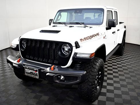 Used 2020 Jeep Gladiator Mojave image 2