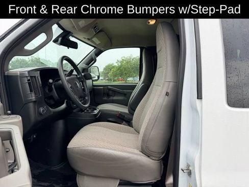 Used 2025 GMC Savana 3500 LT w/ LT Preferred Equipment Group RWD image 8
