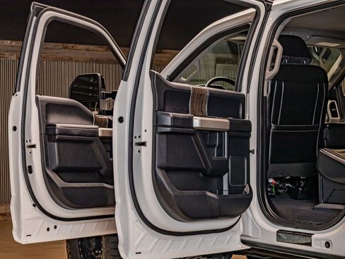 Used 2021 Ford F250 Lariat image 29