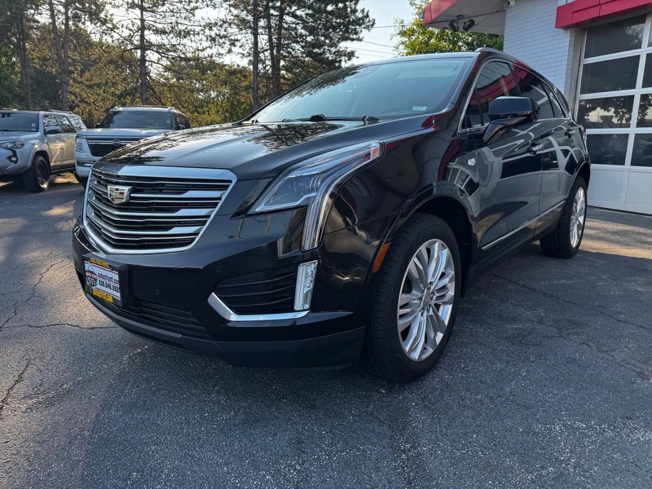 Used 2018 Cadillac XT5 Premium Luxury FWD image 3