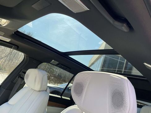 New 2026 Cadillac Vistiq Sport w/ LPO, Floor Liner Package image 19