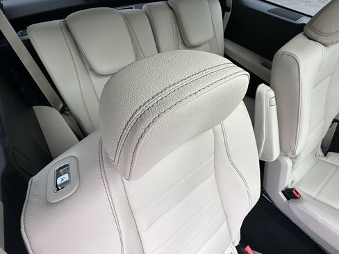 New 2026 Mercedes-Benz GLS 450 4MATIC image 19